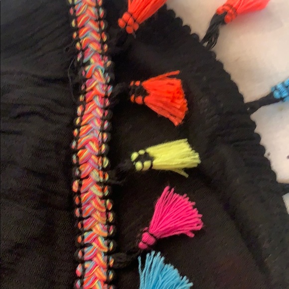 SOLD❤️❤️Off shoulder neon fringe shirt - Picture 5 of 7